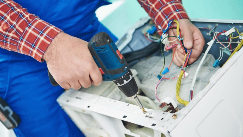 Derince Daikin Daikin çamaşır makinesi kart tamiri – Su almama arızası orijinal parça ile giderildi. - Teknik servis örneği